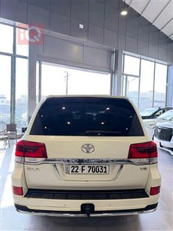 تويوتا لاندكروزر